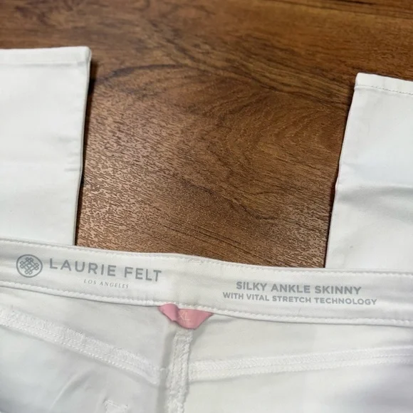 Laurie Felt Women's Crisp White Ankle Jeans - Picture 4 of 6